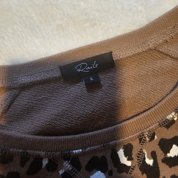 Rails Small Theo Mountain Leopard Long Sleeve Sweater - Picture 3 of 5